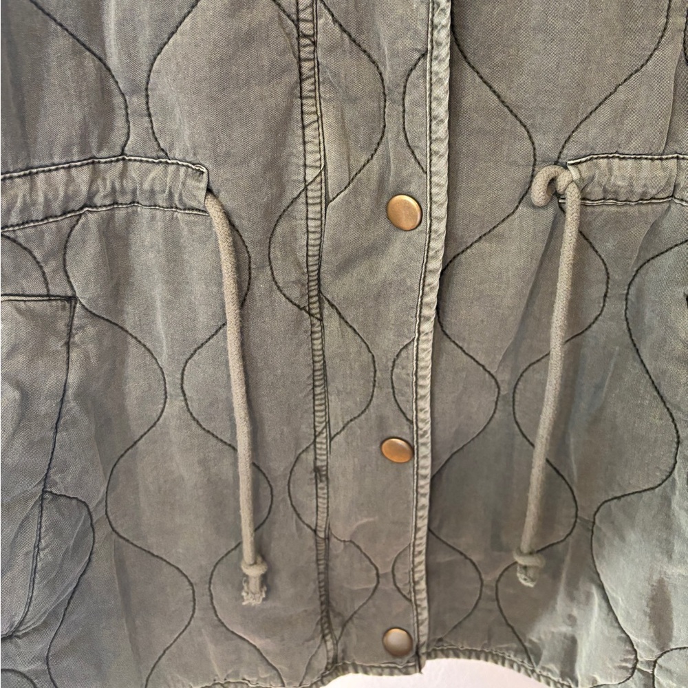 Maurice’s Plus Size Green Quilted Cinched Waist Lightweight Jacket - Women’s 2X - Picture 5 of 6